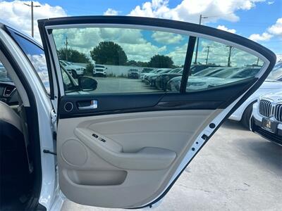 2016 Kia Cadenza Premium   - Photo 23 - McKinney, TX 75070