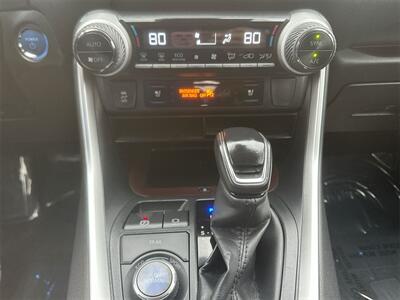 2022 Toyota RAV4 Hybrid Limited   - Photo 20 - McKinney, TX 75070