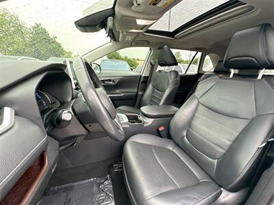 2022 Toyota RAV4 Hybrid Limited   - Photo 26 - McKinney, TX 75070