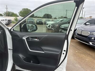2022 Toyota RAV4 Hybrid Limited   - Photo 30 - McKinney, TX 75070