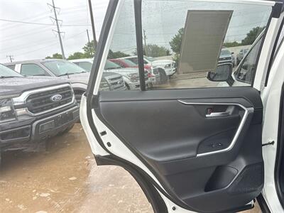 2022 Toyota RAV4 Hybrid Limited   - Photo 32 - McKinney, TX 75070