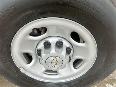 2022 Chevrolet Express 3500 LS Passenger   - Photo 65 - McKinney, TX 75070