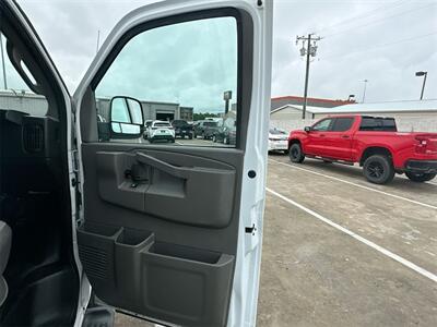 2022 Chevrolet Express 3500 LS Passenger   - Photo 26 - McKinney, TX 75070