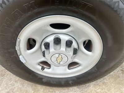 2022 Chevrolet Express 3500 LS Passenger   - Photo 62 - McKinney, TX 75070