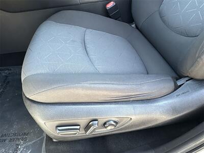 2020 Toyota RAV4 XLE   - Photo 18 - McKinney, TX 75070