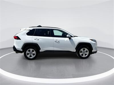 2020 Toyota RAV4 XLE   - Photo 9 - McKinney, TX 75070