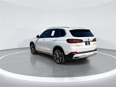2022 BMW X5 sDrive40i   - Photo 6 - McKinney, TX 75070