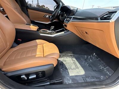 2021 BMW 3 Series 330e iPerformance   - Photo 34 - McKinney, TX 75070