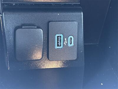 2022 Ford Explorer XLT   - Photo 14 - McKinney, TX 75070