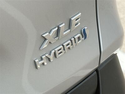 2022 Toyota RAV4 Hybrid XLE   - Photo 12 - McKinney, TX 75070