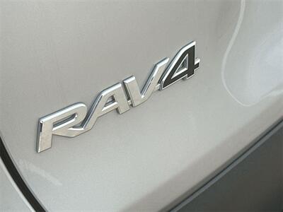 2022 Toyota RAV4 Hybrid XLE   - Photo 10 - McKinney, TX 75070