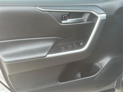 2022 Toyota RAV4 Hybrid XLE   - Photo 19 - McKinney, TX 75070