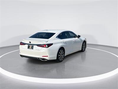 2019 Lexus ES Luxury   - Photo 8 - McKinney, TX 75070