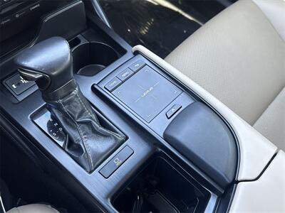 2019 Lexus ES Luxury   - Photo 56 - McKinney, TX 75070