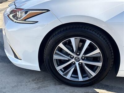 2019 Lexus ES Luxury   - Photo 16 - McKinney, TX 75070