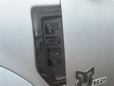 2021 Ford F-350SD Lariat DRW   - Photo 15 - McKinney, TX 75070