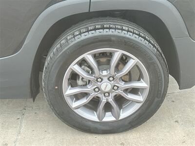 2023 GMC Terrain SLT   - Photo 16 - McKinney, TX 75070