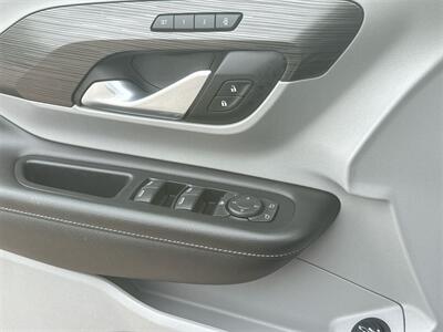 2023 GMC Terrain SLT   - Photo 28 - McKinney, TX 75070