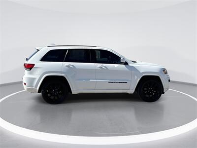 2017 Jeep Grand Cherokee Altitude Altitude   - Photo 9 - McKinney, TX 75070