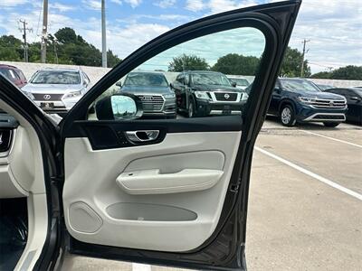 2022 Volvo XC60 B5 Inscription   - Photo 30 - McKinney, TX 75070