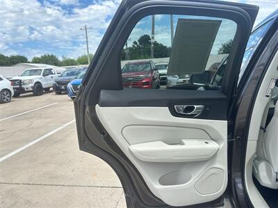 2022 Volvo XC60 B5 Inscription   - Photo 32 - McKinney, TX 75070