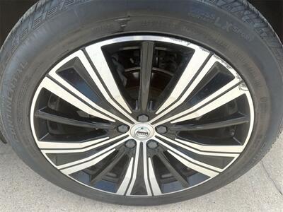 2022 Volvo XC60 B5 Inscription   - Photo 36 - McKinney, TX 75070
