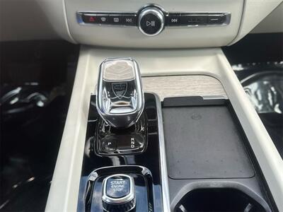 2022 Volvo XC60 B5 Inscription   - Photo 21 - McKinney, TX 75070