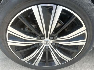 2022 Volvo XC60 B5 Inscription   - Photo 35 - McKinney, TX 75070