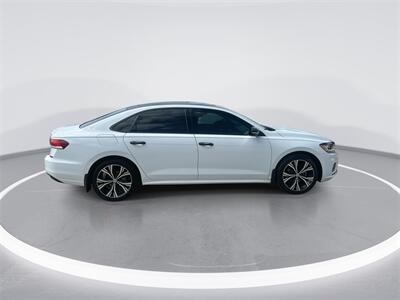 2021 Volkswagen Passat 2.0T SE   - Photo 9 - McKinney, TX 75070