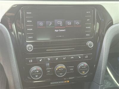 2021 Volkswagen Passat 2.0T SE   - Photo 14 - McKinney, TX 75070