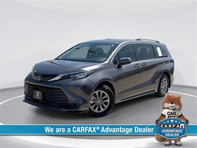 2022 Toyota Sienna LE 8 Passenger   - Photo 1 - McKinney, TX 75070