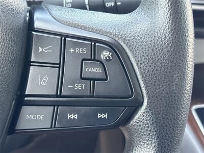 2022 Toyota Sienna LE 8 Passenger   - Photo 38 - McKinney, TX 75070