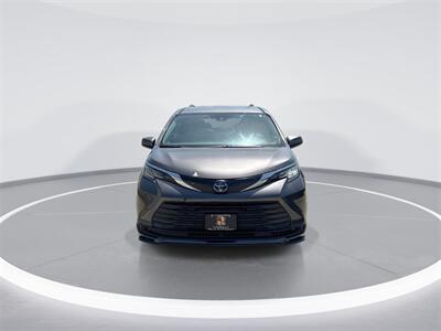 2022 Toyota Sienna LE 8 Passenger   - Photo 3 - McKinney, TX 75070