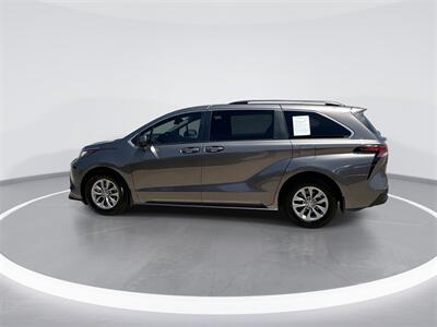 2022 Toyota Sienna LE 8 Passenger   - Photo 5 - McKinney, TX 75070