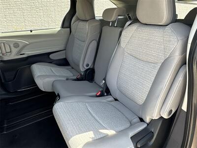 2022 Toyota Sienna LE 8 Passenger   - Photo 29 - McKinney, TX 75070