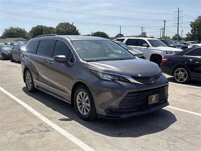 2022 Toyota Sienna LE 8 Passenger   - Photo 46 - McKinney, TX 75070