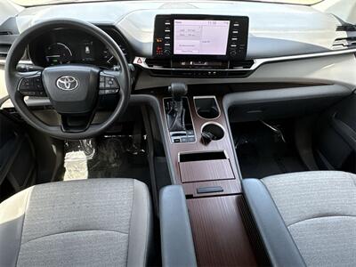 2022 Toyota Sienna LE 8 Passenger   - Photo 20 - McKinney, TX 75070