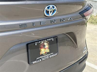 2022 Toyota Sienna LE 8 Passenger   - Photo 15 - McKinney, TX 75070