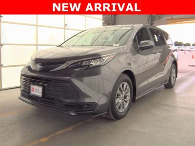 2022 Toyota Sienna LE 8 Passenger   - Photo 69 - McKinney, TX 75070