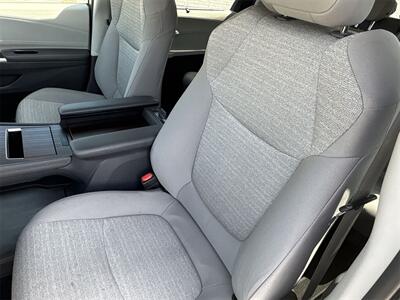 2022 Toyota Sienna LE 8 Passenger   - Photo 43 - McKinney, TX 75070