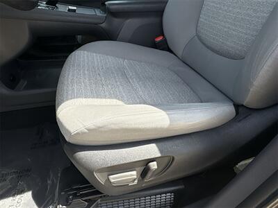 2022 Toyota Sienna LE 8 Passenger   - Photo 44 - McKinney, TX 75070