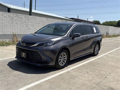 2022 Toyota Sienna LE 8 Passenger   - Photo 63 - McKinney, TX 75070