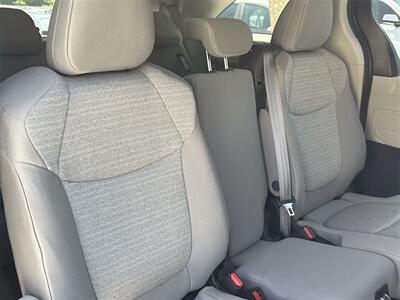 2022 Toyota Sienna LE 8 Passenger   - Photo 34 - McKinney, TX 75070