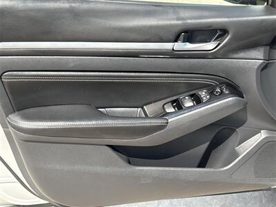 2023 Nissan Altima 2.5 SL   - Photo 19 - McKinney, TX 75070