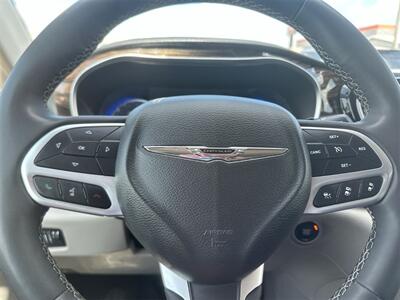 2022 Chrysler Pacifica Limited   - Photo 16 - McKinney, TX 75070