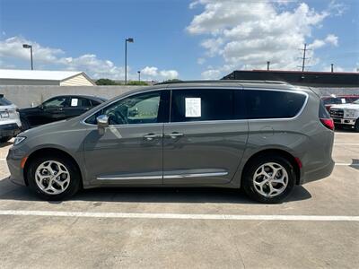 2022 Chrysler Pacifica Limited   - Photo 8 - McKinney, TX 75070