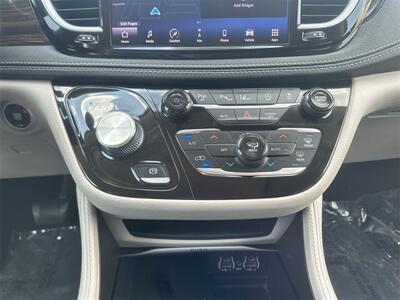 2022 Chrysler Pacifica Limited   - Photo 14 - McKinney, TX 75070