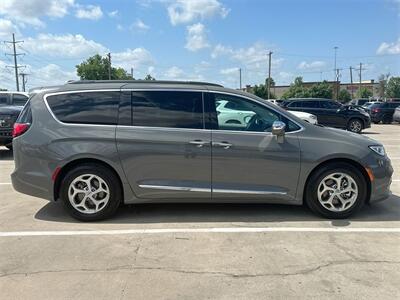 2022 Chrysler Pacifica Limited   - Photo 7 - McKinney, TX 75070