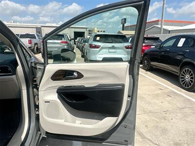 2022 Chrysler Pacifica Limited   - Photo 23 - McKinney, TX 75070