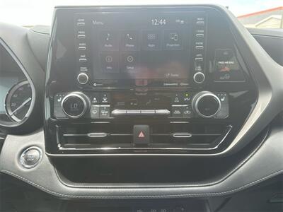 2022 Toyota Highlander XLE   - Photo 19 - McKinney, TX 75070